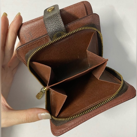 100% Authentic Louis Vuitton Bifold Compact Monogram Wallet - Picture 5 of 14